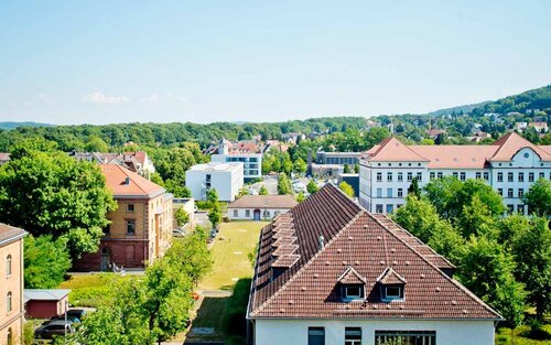 Gebäude aus der Vogelperspektive am Campus 1