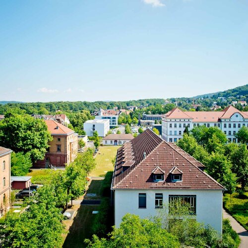 Gebäude aus der Vogelperspektive am Campus 1