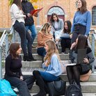 Internationale Austauschstudierende auf dem Campus