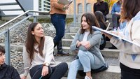 Internationale Austauschstudierende auf dem Campus