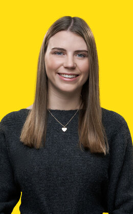 Portrait von Studentin Luzie aus dem Studiengang digitales Immobilienmanagement.