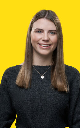 Portrait von Studentin Luzie aus dem Studiengang digitales Immobilienmanagement.