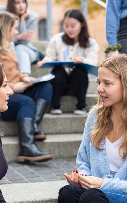 Internationale Austauschstudierende auf dem Campus