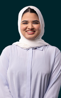 Portrait von Studentin Rabia aus dem Studiengang SDI.