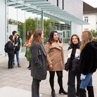 Internationale Austauschstudierende auf dem Campus