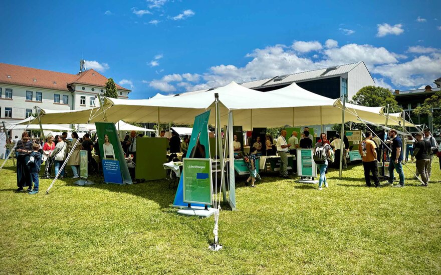 Festzelt auf der Campus Wiese am Open Campus.