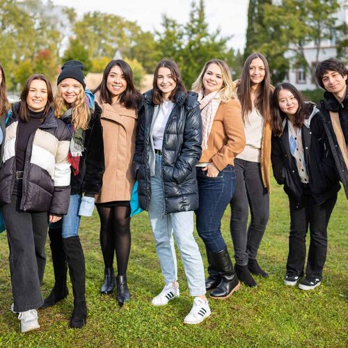 Internationale Austauschstudierende auf dem Campus