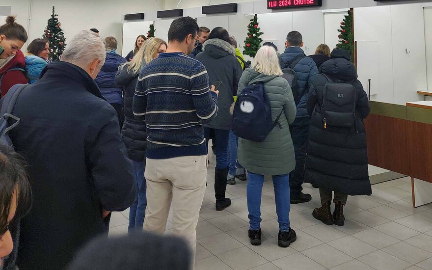 Die Teilnehmenden der ILW bei ihrer Ankunft im Eingangsbereich der Hochschule in Turku