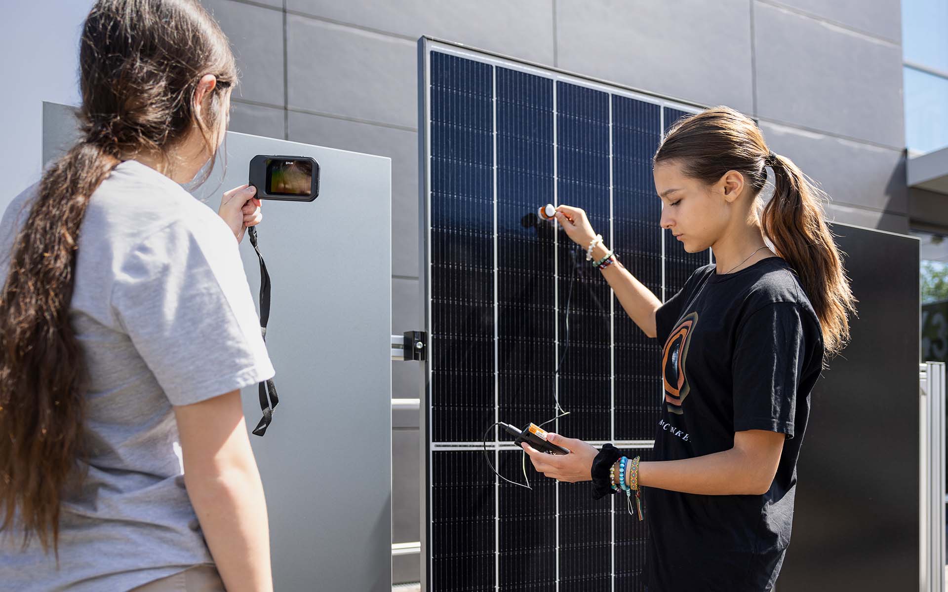 Messung der Strahlungsleistungsdichte eines Photovoltaik Moduls 