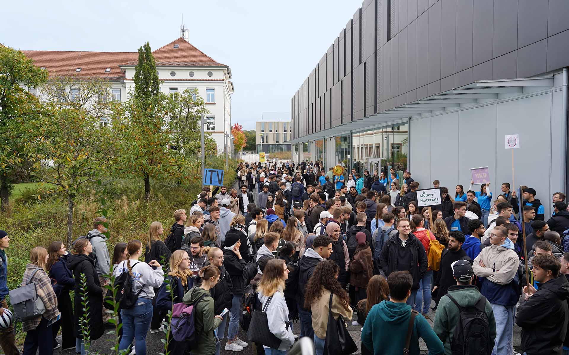 Über 1.100 Studierende wurden am 1. Oktober auf dem Campus der TH Aschaffenburg begrüßt.